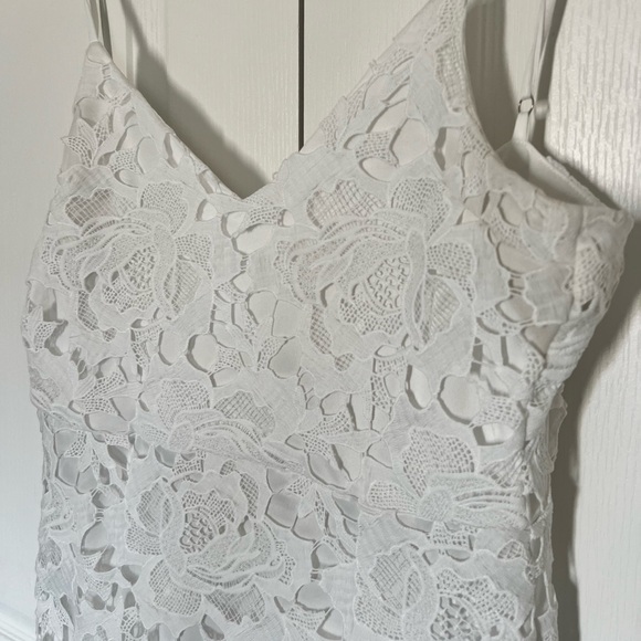 White lace dress - Picture 2 of 4